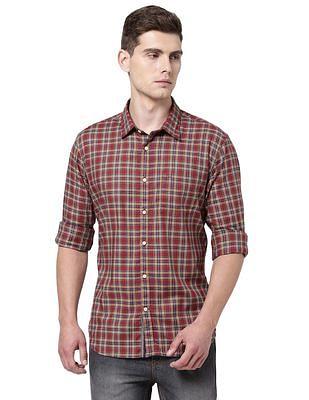 men maroon spread collar check casual shirt