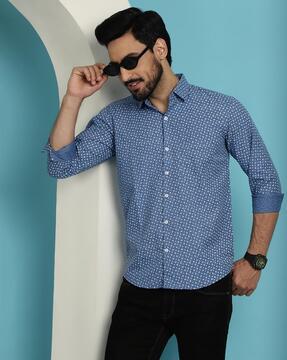 men micro print regular fit shirt with patch pocket