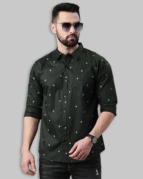 men micro print slim fit shirt with patch pocket