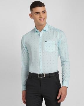 men micro print slim fit shirt with patch pocket