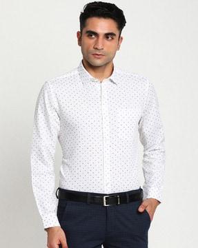 men micro print slim fit shirt with patch pocket