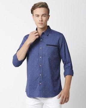 men micro print slim fit shirt with patch pocket