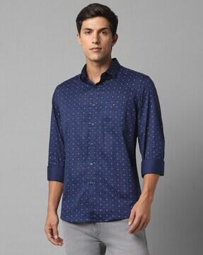 men micro print slim fit shirt with patch pocket