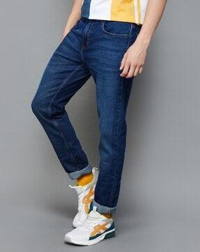 men mid-rise jeans with 5-pocket styling