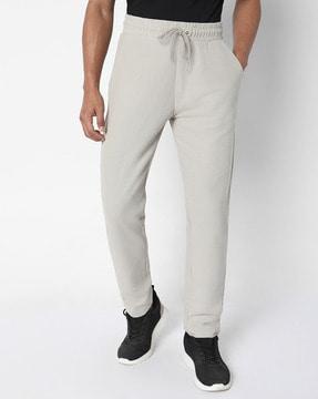 men mid-rise relaxed fit pants with insert pockets