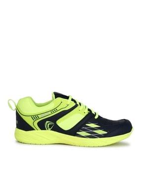 men mid-top round-toe badminton shoes with lace fastening