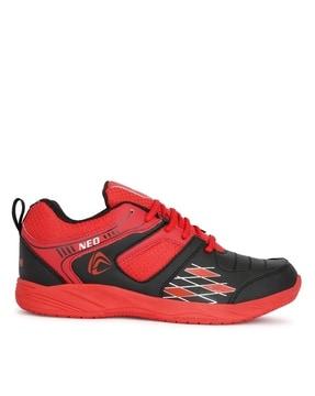 men mid-top round-toe badminton shoes with lace fastening