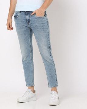 men mid-wash cropped fit jeans