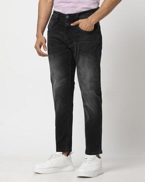 men mid-wash cropped fit jeans