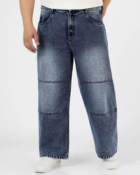 men mid-wash relaxed fit jeans