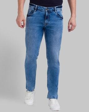 men mid-wash tapered fit jeans