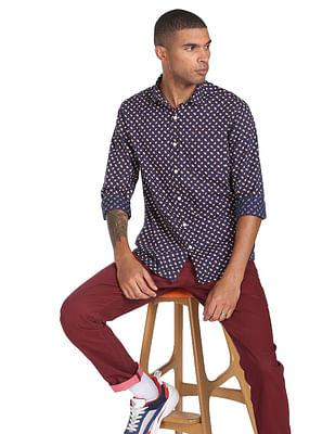 men navy spread collar geometric print casual shirt