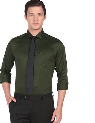 men olive manhattan slim fit solid cotton formal shirt