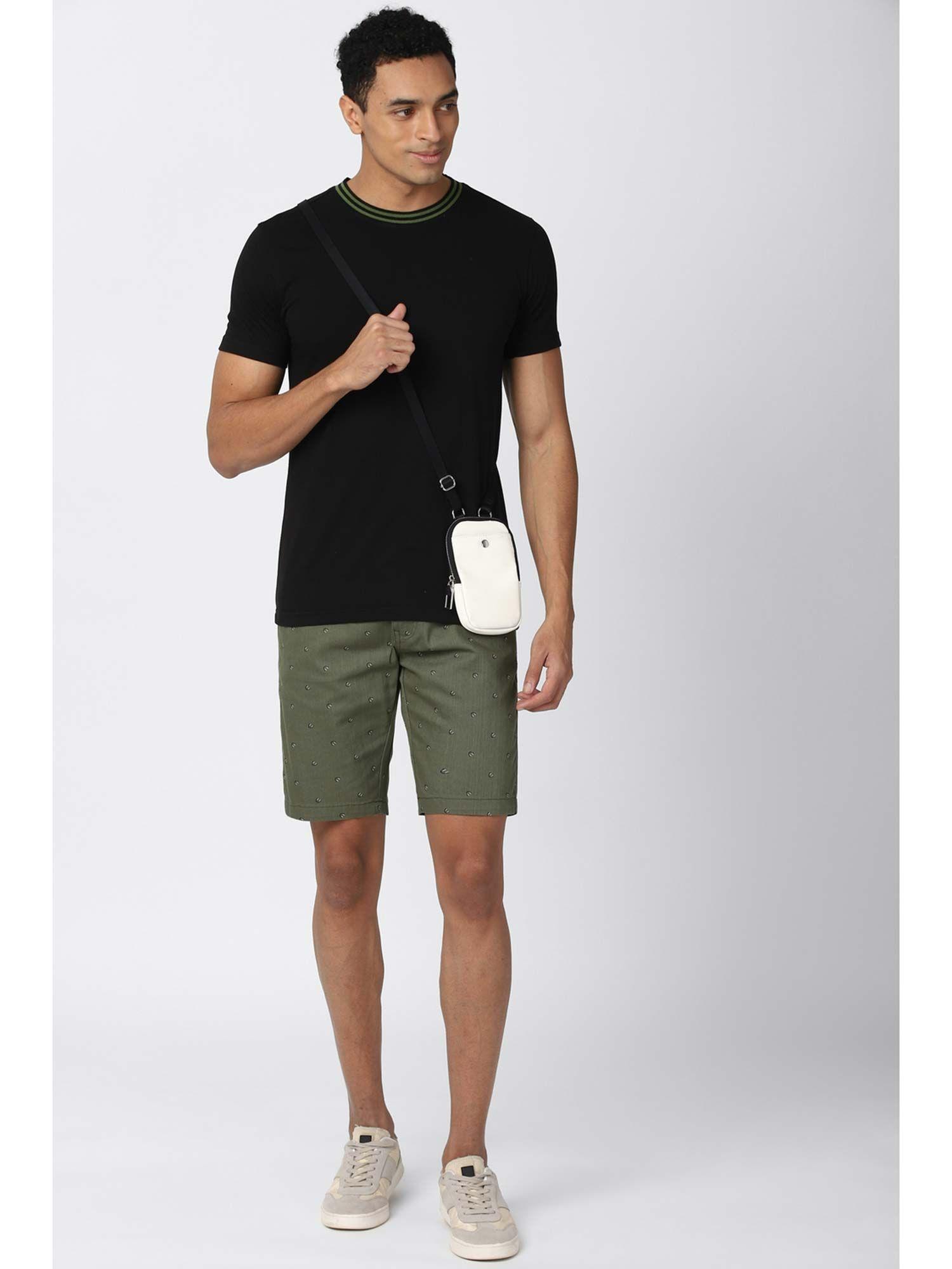 men olive shorts