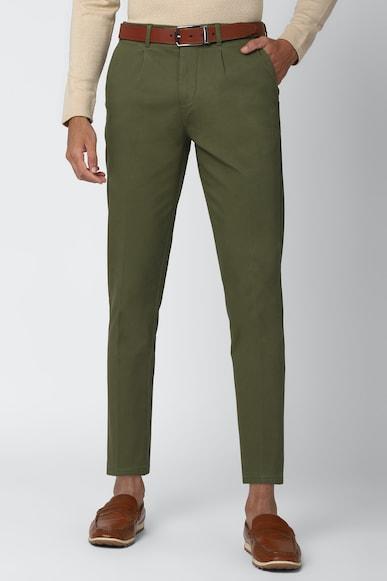 men olive solid carrot fit casual trousers