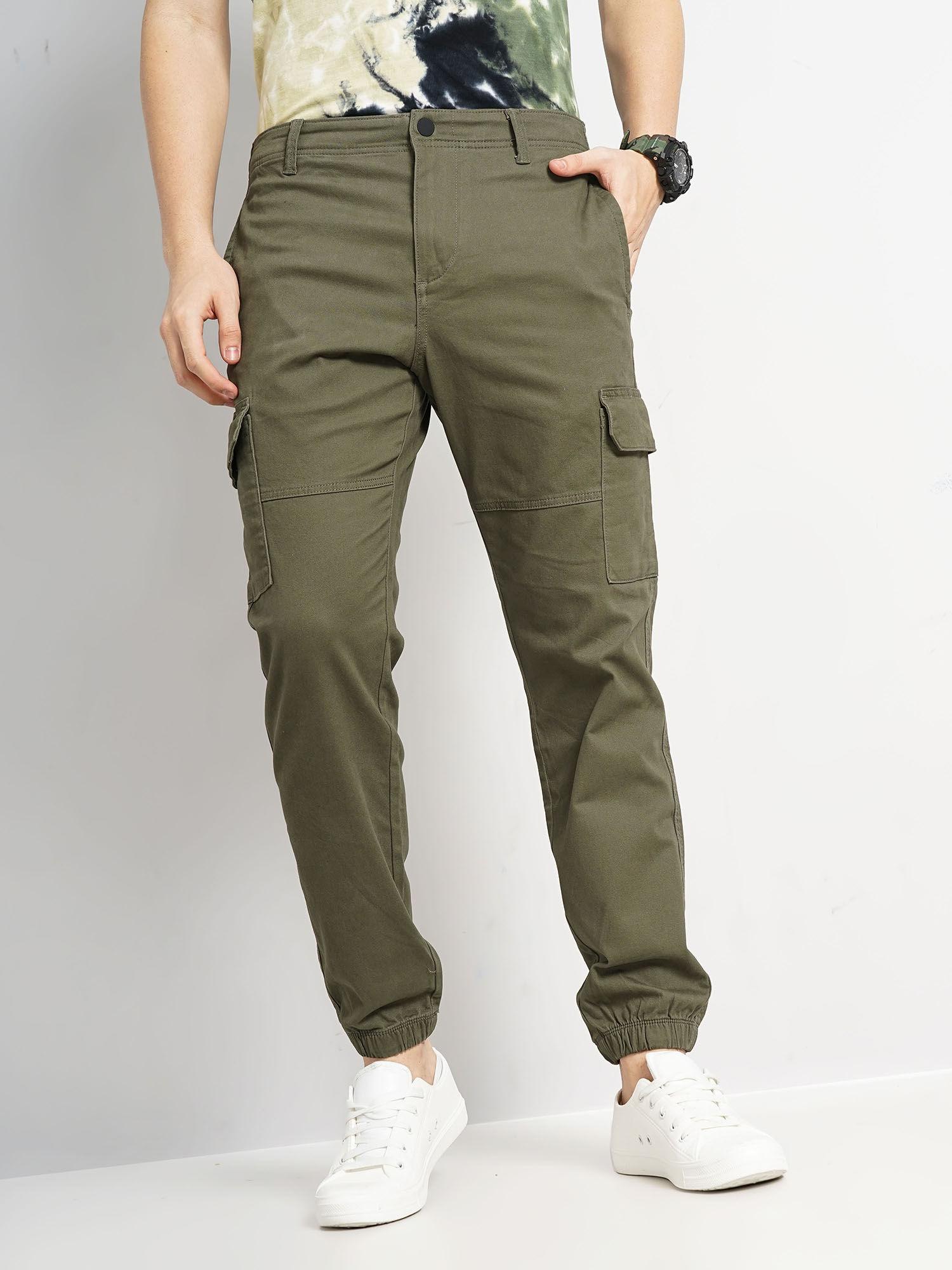 men olive solid loose fit cotton cargo casual trouser