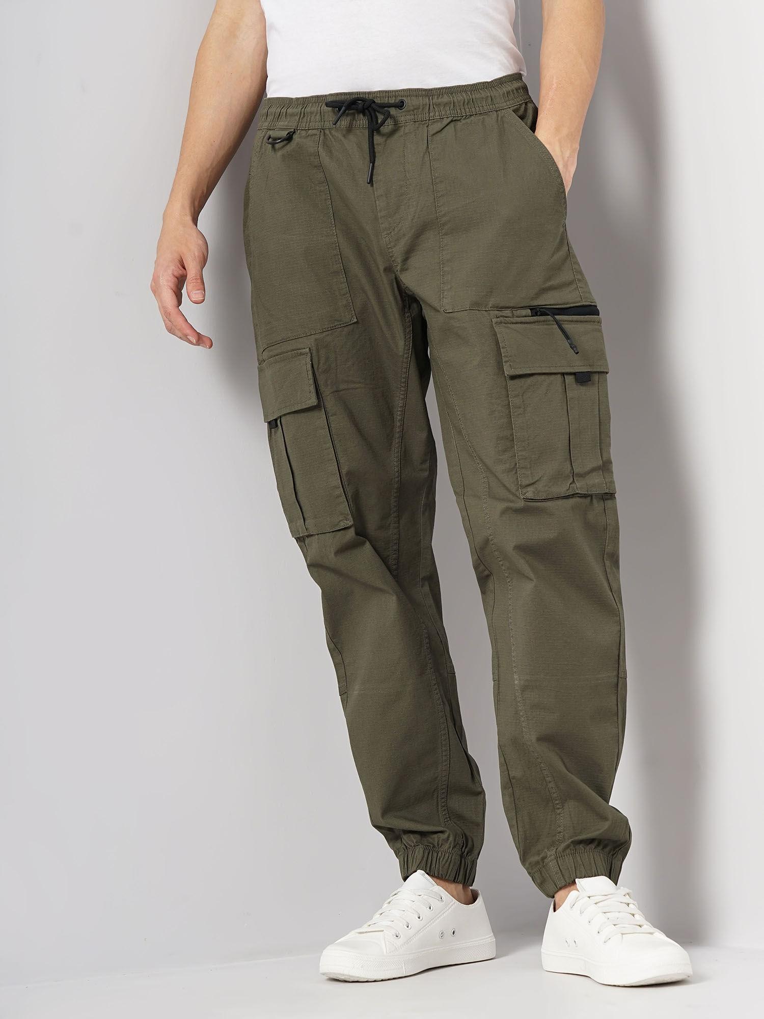 men olive solid regular fit cotton cargo trouser
