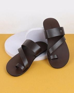 men open-toe toe-ring sandal