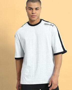 men oversized crew-neck t-shirt with contrast panel