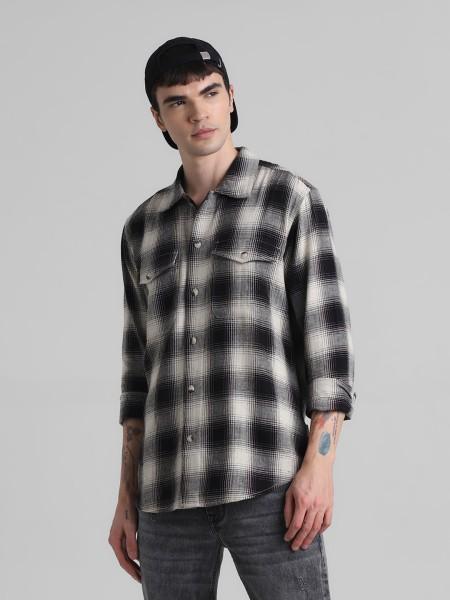 men oversized fit checkered spread collar casual shirt