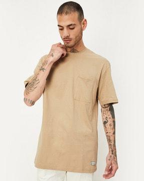 men oversized fit crew-neck t-shirt with patch pocket