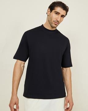 men oversized mock neck short sleeve t-shirt