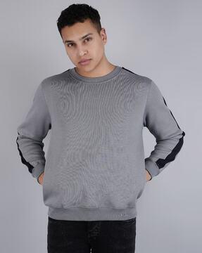 men panelled regular fit sweatshirt with insert-pockets