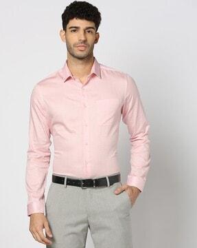 men patterned regular fit shirt with patch pocket