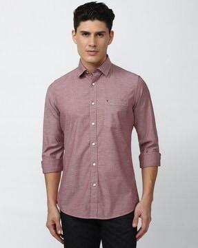 men patterned slim fit shirt with patch pocket