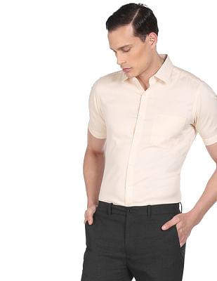 men peach dobby weave short sleeve cotton formal shirt