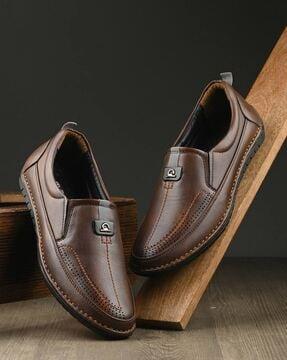 men perforated round-toe loafers