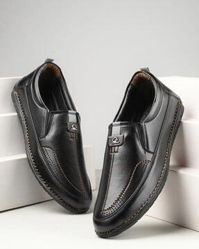 men perforated round-toe loafers