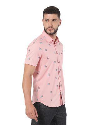 men pink short sleeve printed casual shirt