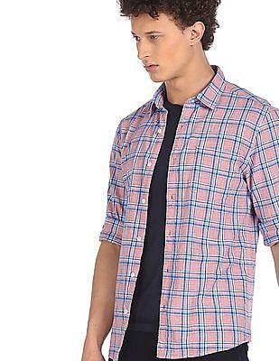 men pink spread collar check shirt