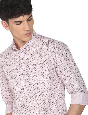 men pink spread collar floral print casual shirt