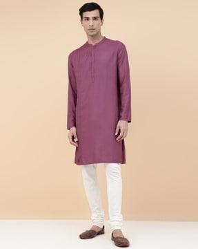 men pintuck relaxed fit long kurta with mandarin collar