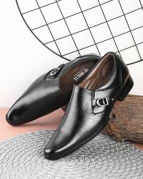 men pointed-toe derbys with buckle closure