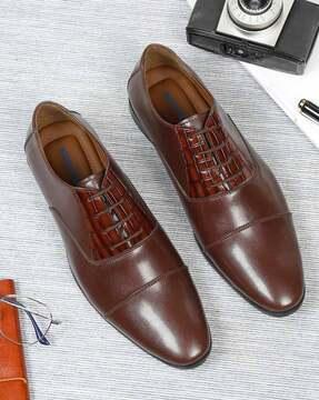 men pointed-toe derbys with lace fastening