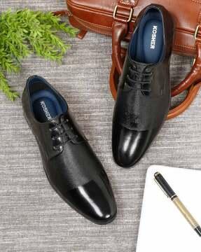 men pointed-toe derbys with lace fastening