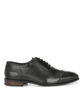 men pointed-toe formal shoes with lace fastening
