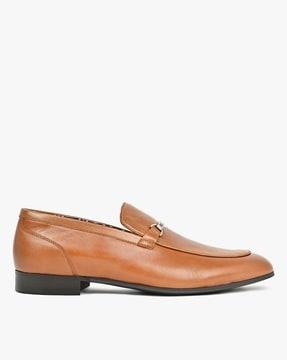 men pointed-toe slip-on shoes