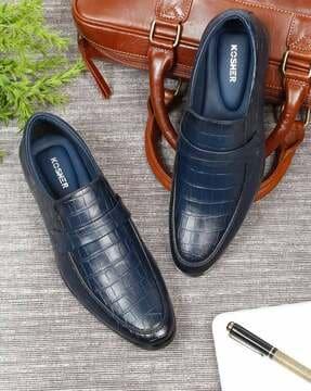 men pointed-toe slip-on shoes