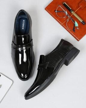 men pointed-toe slip-on shoes