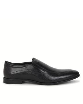 men pointed-toe slip-on shoes