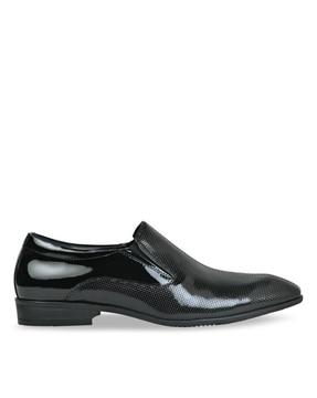 men pointed-toe slip-on shoes