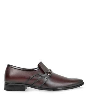 men pointed-toe slip-on shoes