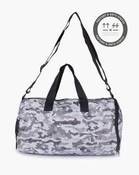 men printed duffle bag