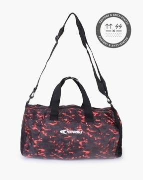 men printed duffle bag