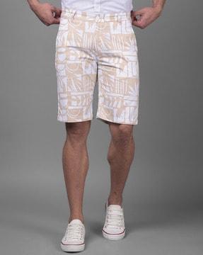 men printed mid-rise slim fit shorts