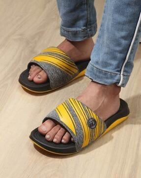 men printed open-toe flip-flops